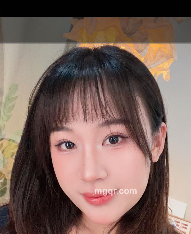 雯雯979
