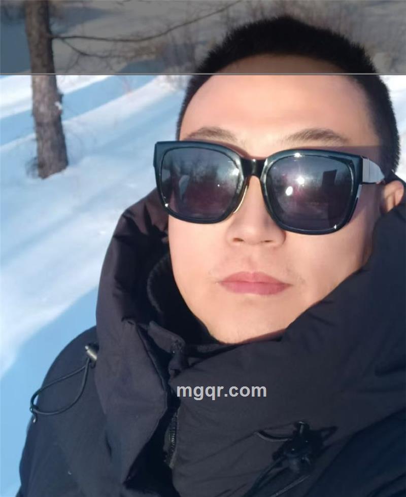 纵使平庸亦奔赴的头像