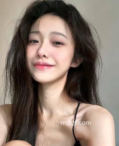 不爱吃桃子的头像