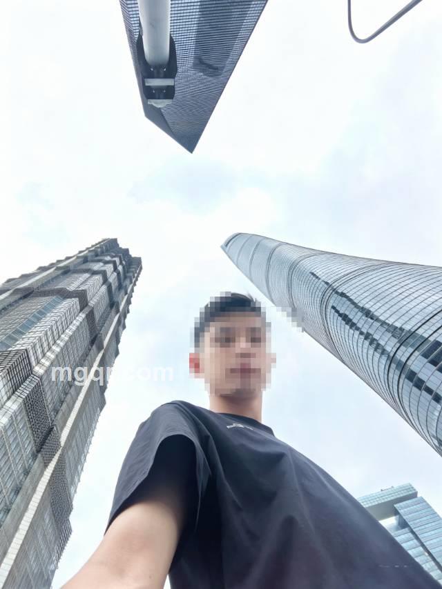 小颗粒的头像