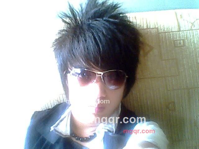 亲亲小猪的第1张照片