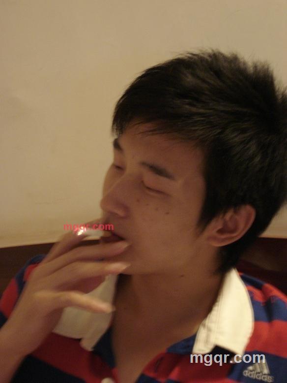 半支烟。的第1张照片