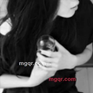  假笑脸的第1张照片