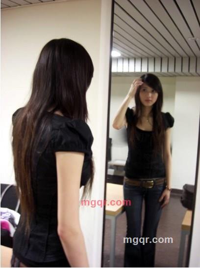 小嘴别乱亲的第1张照片