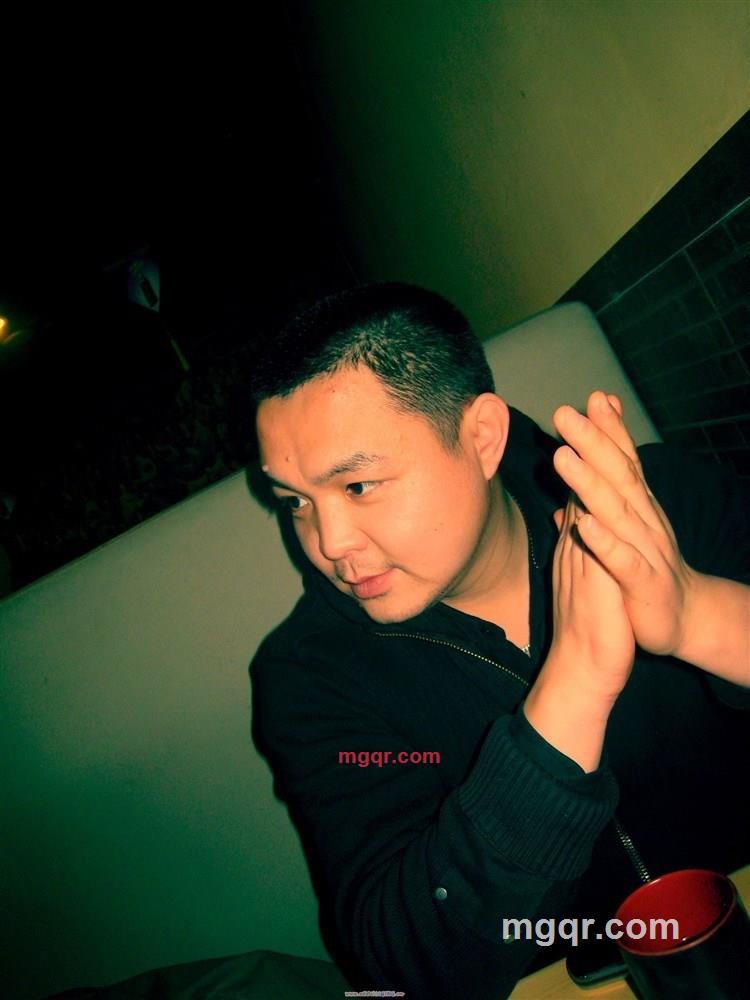 一点都不幸福的第1张照片