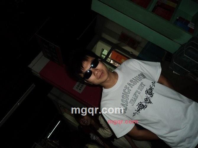 一个人的夜太孤单的第3张照片