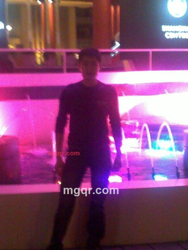 放荡不羁的看天男人的第1张照片