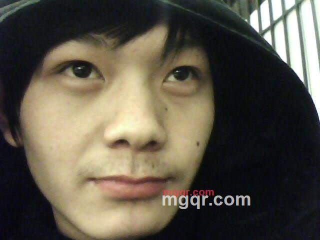 掩饰寂寞的第1张照片