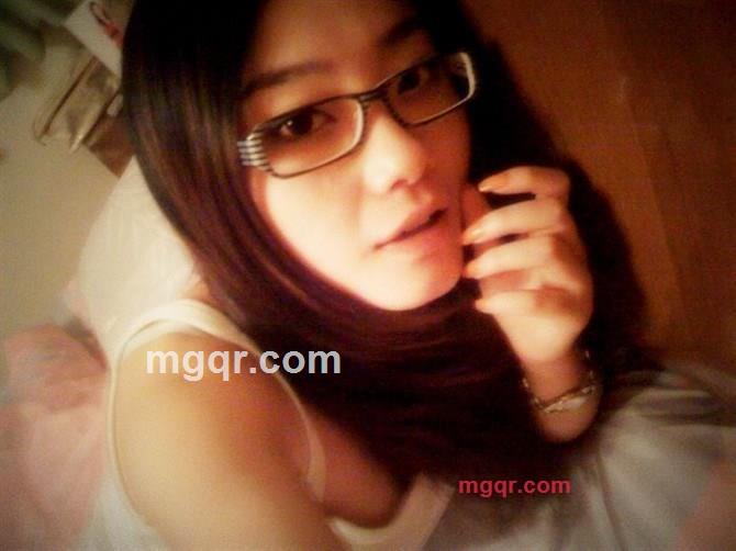 ??座♂珑儿的第3张照片