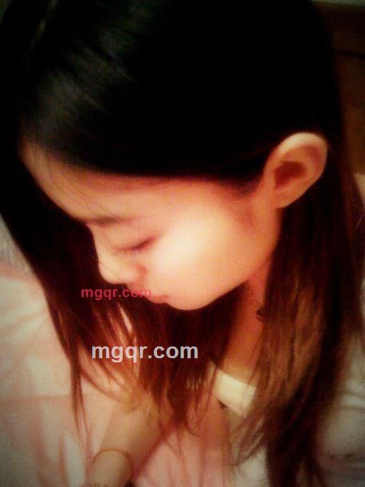 ??座♂珑儿的第5张照片