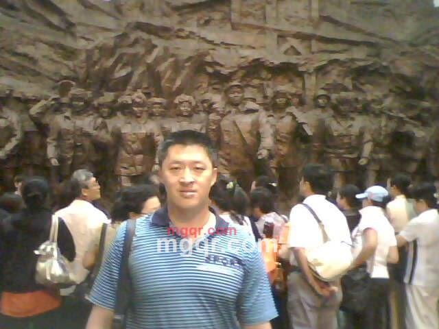 寂 寞男人的第1张照片