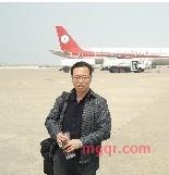 罗杰。莫尔的第1张照片