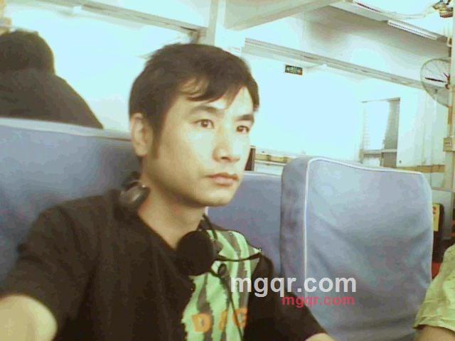 只爱陌生人的第3张照片