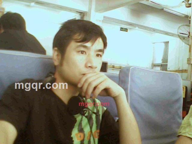 只爱陌生人的第1张照片