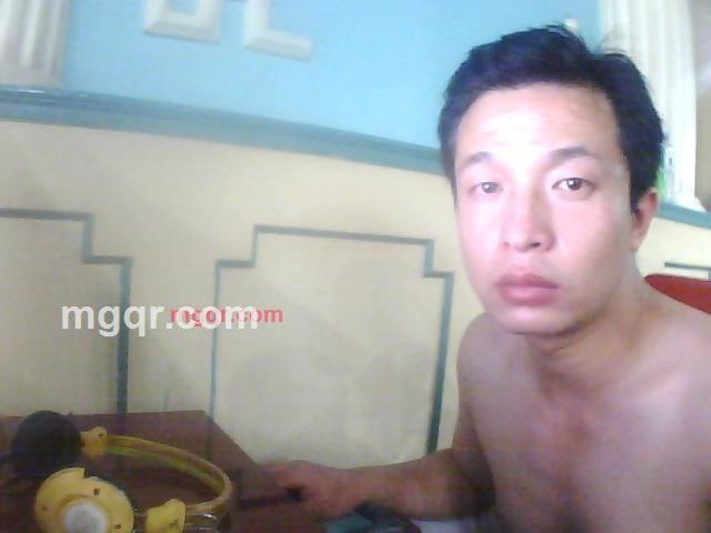 亲密男女的第1张照片