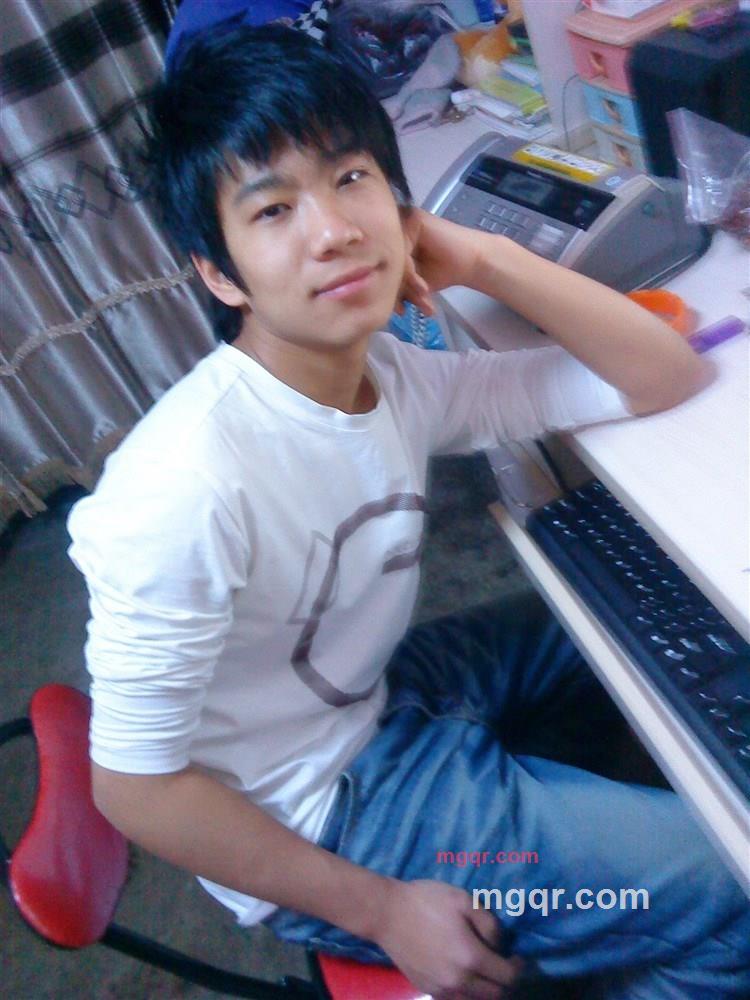 90后**有力的第1张照片