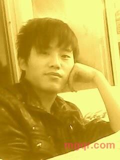 长须的害羞男的第4张照片