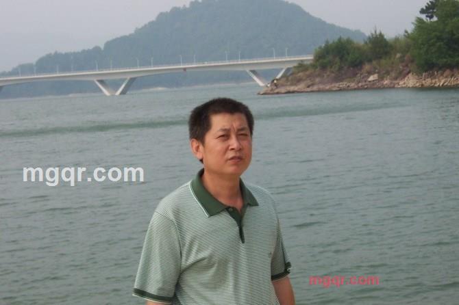 难耐的寂寞的第4张照片