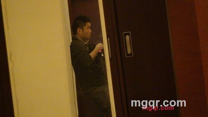 寂寞无奈的等待的第3张照片