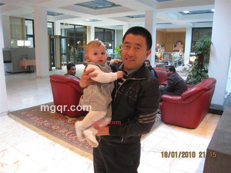 寂寞的男孩的第2张照片