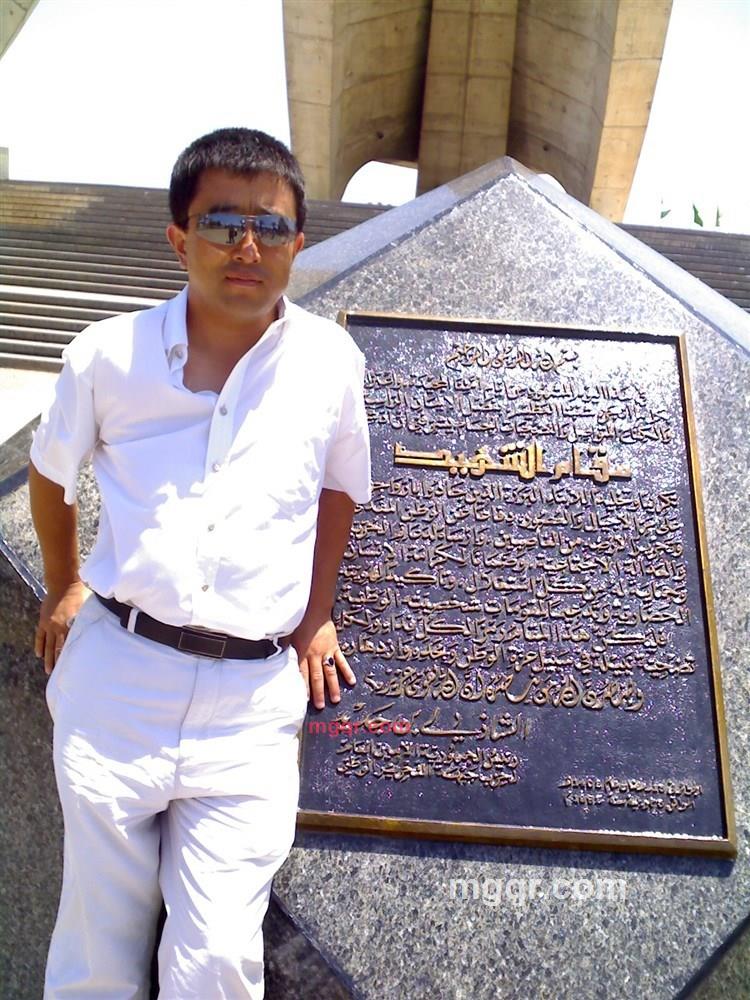 寂寞的男孩的第7张照片