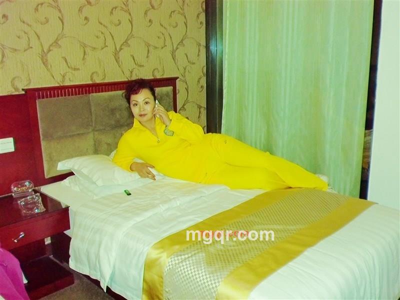 浪漫的黑玫瑰的第1张照片