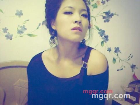 妖娆女子的第1张照片