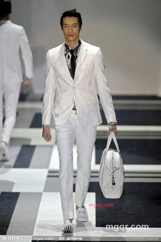 天黑Q开灯的第1张照片