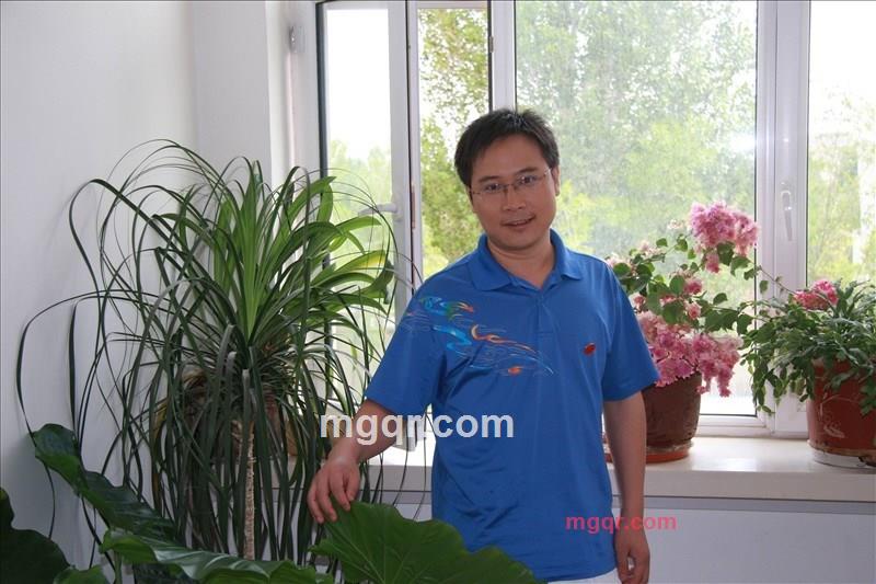 墙角、找幸福的第1张照片