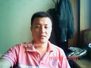 寂寞的吻的第1张照片