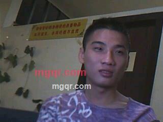 走在悬崖边的第3张照片