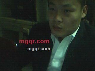  牵蜗牛散步的第1张照片