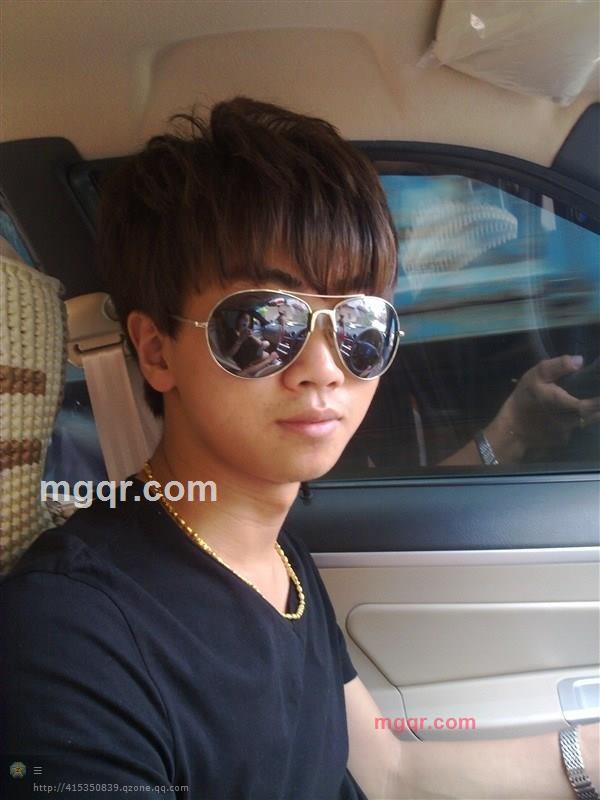 身边有人也有狗、的第1张照片