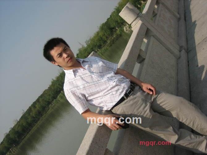 寂寞的男人风的第1张照片