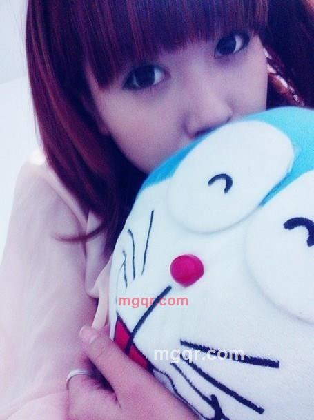 路灯下的小剩女的第3张照片