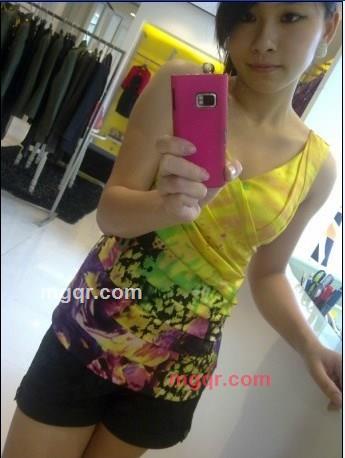 孤零零的女子的第1张照片