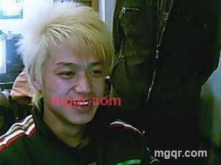 借你半边床的第2张照片