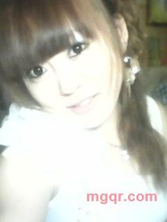 单手抹泪、的第2张照片