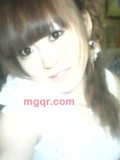 单手抹泪、的第1张照片