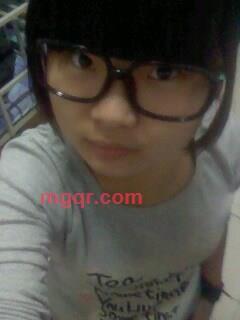 笑的很做作、的第1张照片