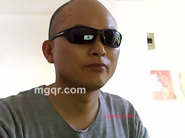 孤单寻爱的第2张照片