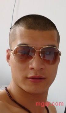 偷鱼的猫咪的第2张照片