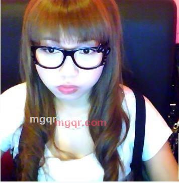 妩媚小妇女的第1张照片