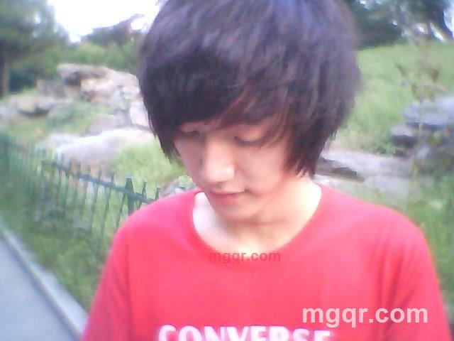 90后秀气男的第1张照片