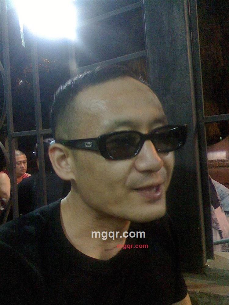 曙光从脸上爬过的第3张照片