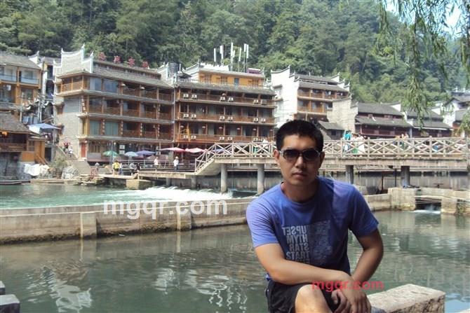 狼情夜销魂的第2张照片