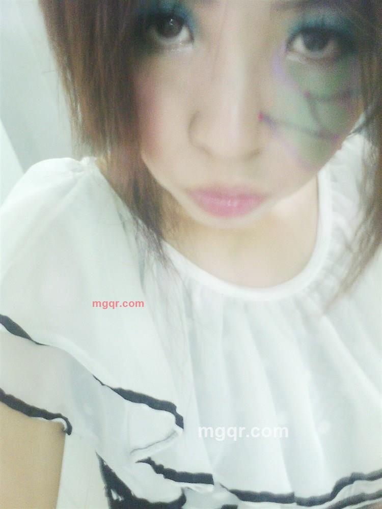 蓝丝飘飘的第1张照片