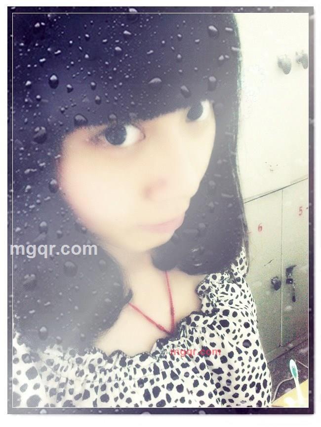 素颜衬红妆的第4张照片