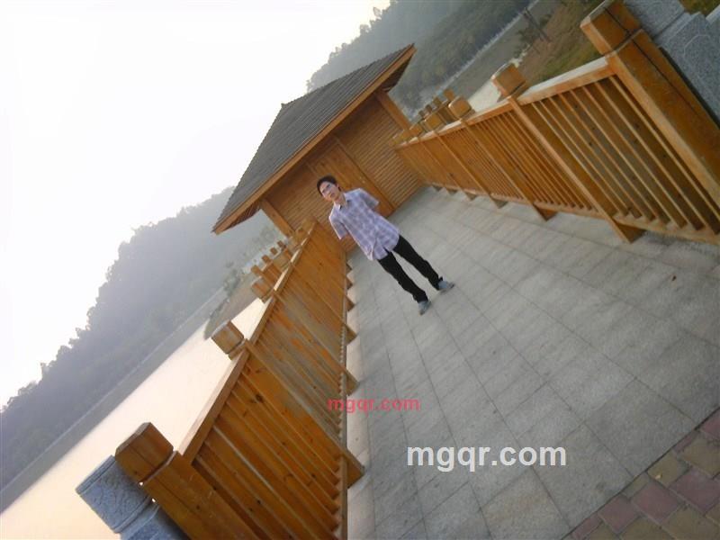 寂寞男孩需求的第1张照片