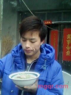 一笑而过的邂逅的第1张照片